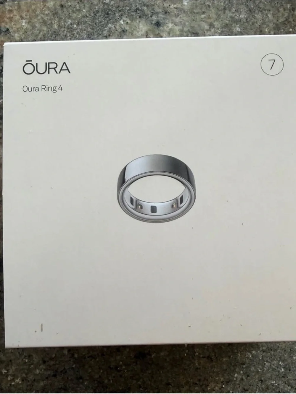Oura Ring 4 Silver with White Box